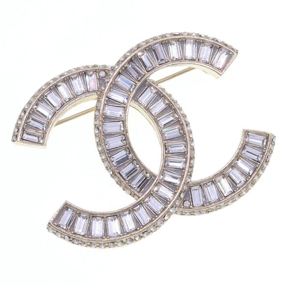 CHANEL Gold Logo Brooch - Picture 1 of 6